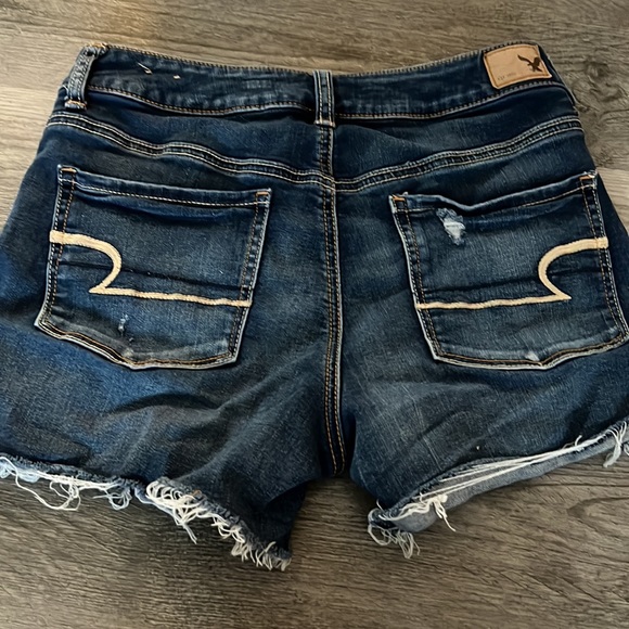 Super stretch womens shorts American eagle size 8 - Picture 2 of 4